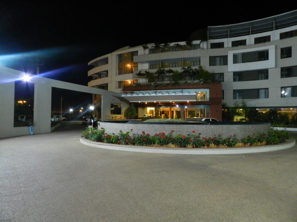 Hotel Rock Regency Toranagallu Екстер'єр фото